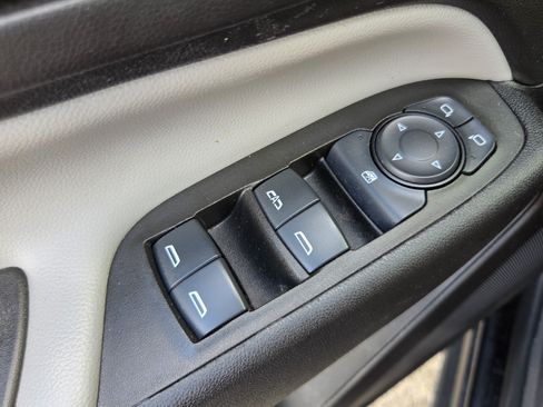 Certified 2024 Chevrolet Equinox LS FWD image 28