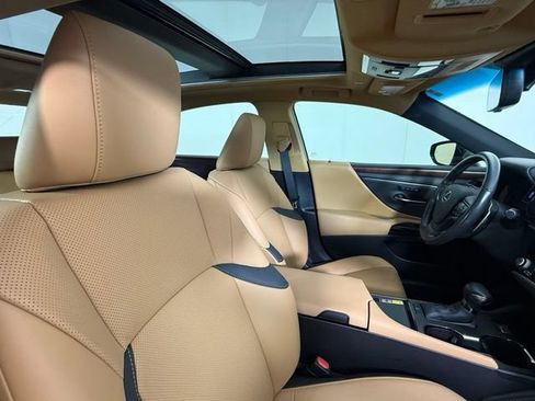 Used 2024 Lexus ES 350 w/ Premium Package FWD image 33