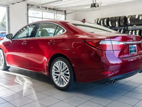 Used 2013 Lexus ES 350 w/ Luxury Pkg image 4