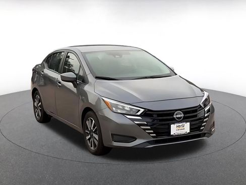 Used 2025 Nissan Versa SV image 3