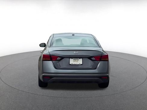 Used 2025 Nissan Altima 2.5 SV FWD image 10