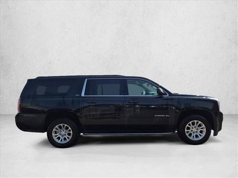 Used 2020 GMC Yukon XL SLT w/ Open Road Package AWD/4WD image 4