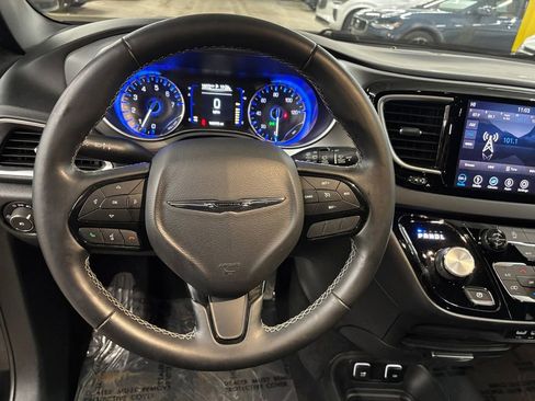 Used 2019 Chrysler Pacifica Touring Plus w/ S Appearance Package image 23