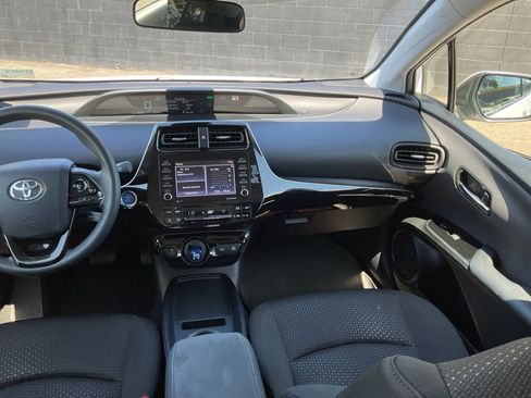 Used 2022 Toyota Prius LE FWD image 16
