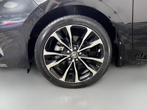 Used 2018 Toyota Corolla SE FWD image 14