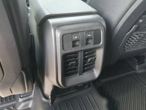 Used 2026 Ford Bronco Badlands AWD/4WD image 22