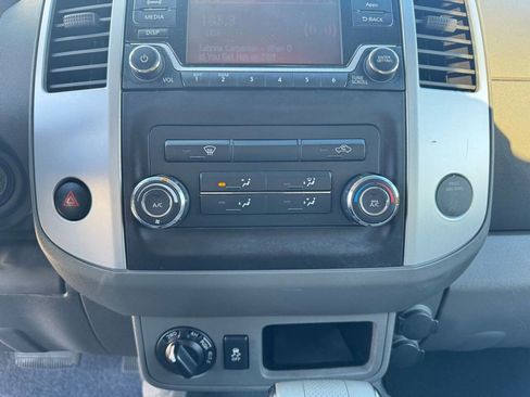 Used 2015 Nissan Frontier SV image 20