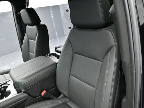 Used 2025 Chevrolet Tahoe Z71 w/ Z71 Off-Road Package image 18