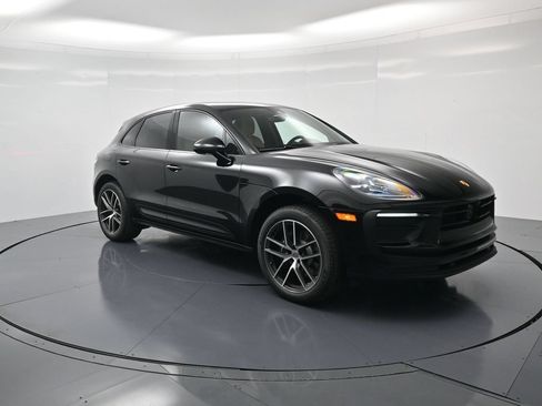 Certified 2026 Porsche Macan AWD/4WD image 32