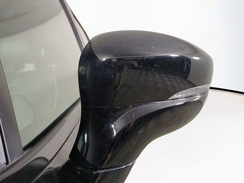 Used 2025 Chrysler Pacifica Limited image 12