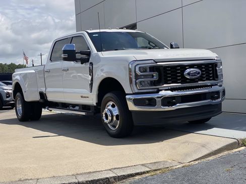 Used 2025 Ford F350 Lariat w/ Chrome Package AWD/4WD image 2