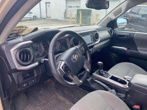 Used 2018 Toyota Tacoma SR5 image 16