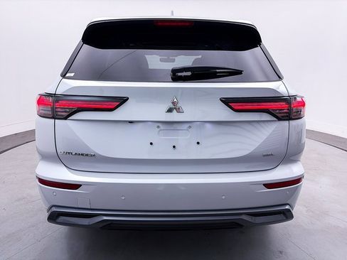 New 2026 Mitsubishi Outlander SEL image 5