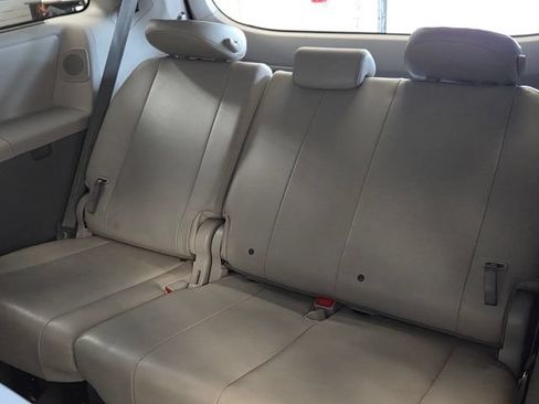 Used 2013 Toyota Sienna XLE w/ Premium Pkg FWD image 14