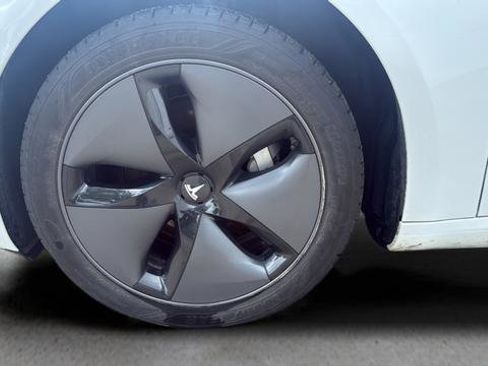 Used 2018 Tesla Model 3 Long Range RWD image 14