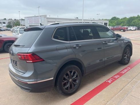 Used 2023 Volkswagen Tiguan SE FWD image 10