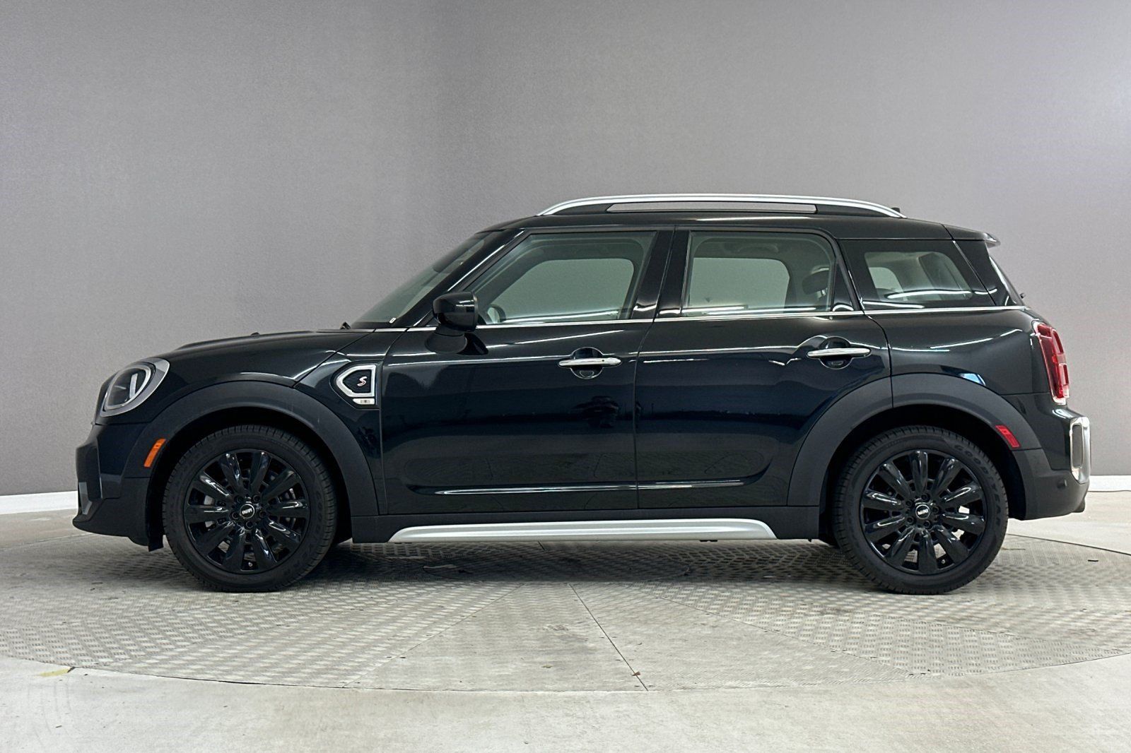 Used 2024 MINI Cooper Countryman S FWD image 2