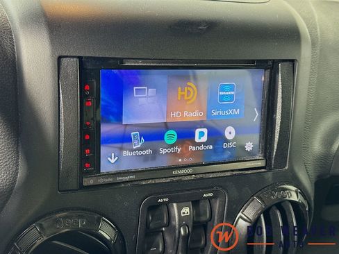 Used 2017 Jeep Wrangler Unlimited Sahara image 15