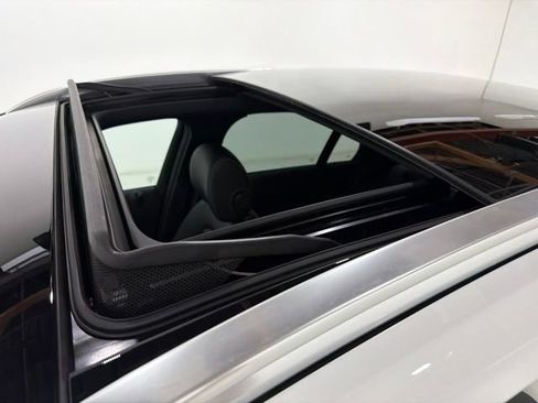 Used 2022 Mercedes-Benz GLC 300 4MATIC image 27