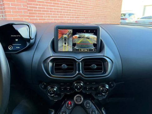 Used 2019 Aston Martin V8 Vantage Coupe image 25