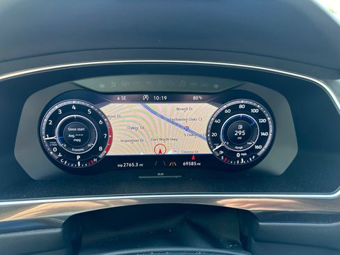 Used 2018 Volkswagen Tiguan SEL Premium FWD image 8