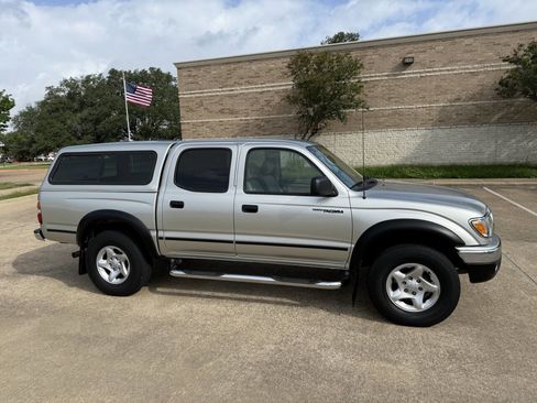 Used 2004 Toyota Tacoma PreRunner RWD image 3