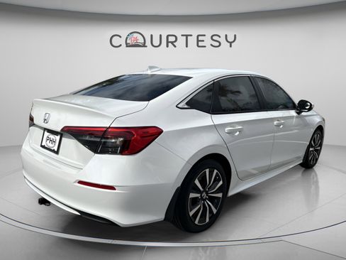 Used 2023 Honda Civic EX image 7