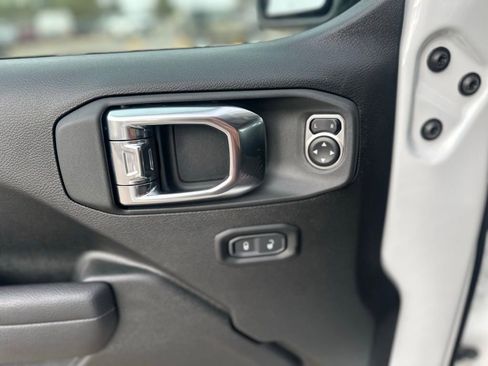 New 2025 Jeep Gladiator Sport image 29