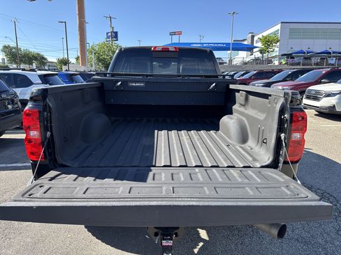 Used 2015 Chevrolet Silverado 2500 High Country w/ Duramax Plus Package AWD/4WD image 27