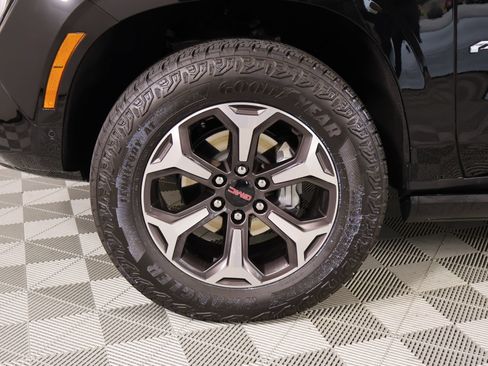 Used 2025 GMC Yukon AT4 Ultimate w/ LPO, Floor Liner Package AWD/4WD image 20