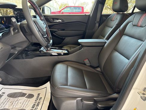 Certified 2024 Chevrolet Trax RS w/ Sunroof Package image 14