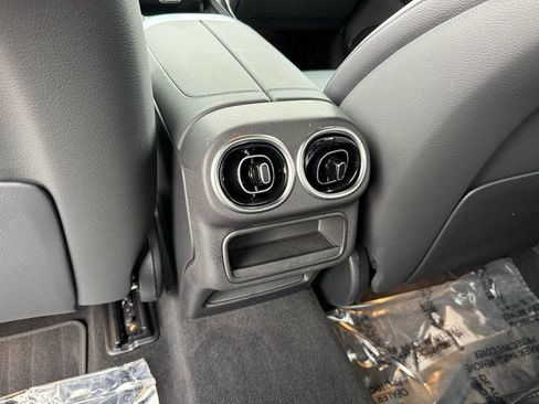 Certified 2025 Mercedes-Benz GLC 300 image 19