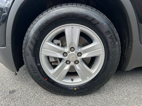 Used 2020 Chevrolet Trax LT FWD image 31