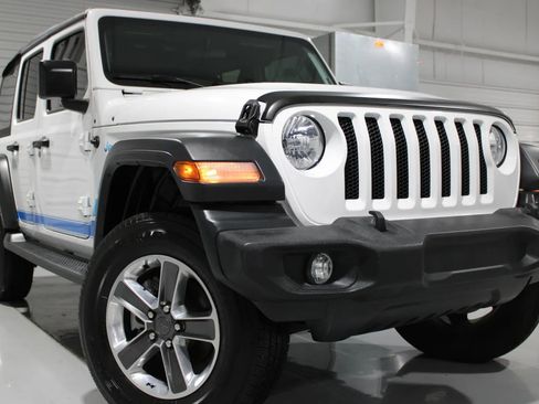 Used 2020 Jeep Wrangler Unlimited Sport S AWD/4WD image 3