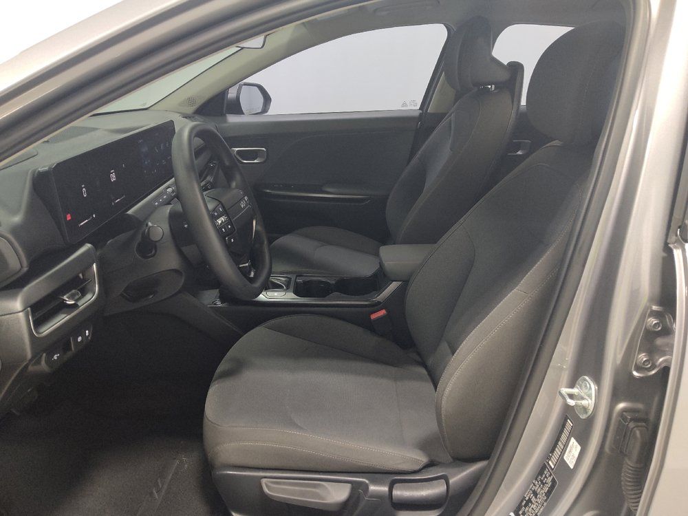 Used 2025 Kia K4 FWD image 17