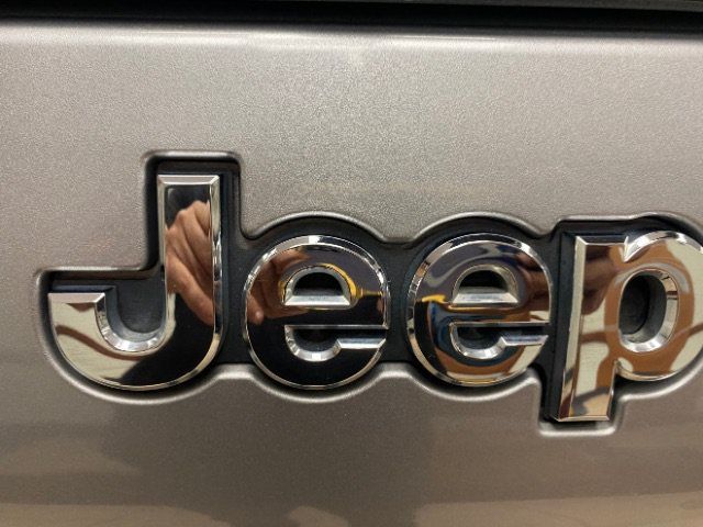 Used 2020 Jeep Cherokee Limited FWD image 8