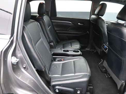 Used 2018 Toyota Highlander Limited w/ Protection Package #3 image 26