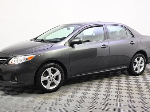 Used 2013 Toyota Corolla LE w/ Premium Pkg FWD image 2