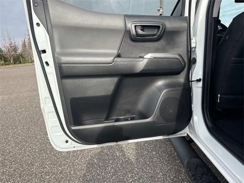 Used 2022 Toyota Tacoma SR5 w/ Technology Package image 14