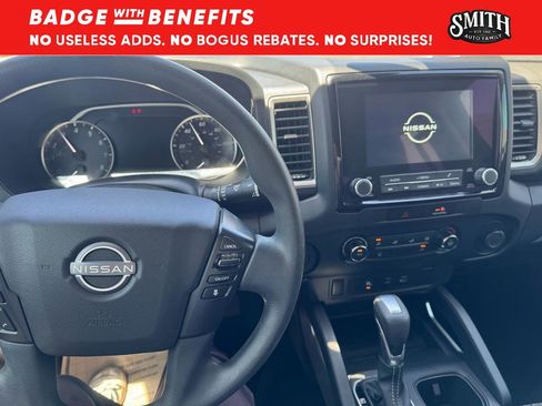Used 2022 Nissan Frontier SV w/ Technology Package RWD image 20