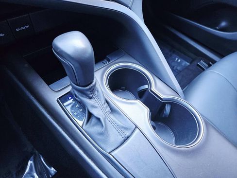 Used 2021 Toyota Camry SE image 28