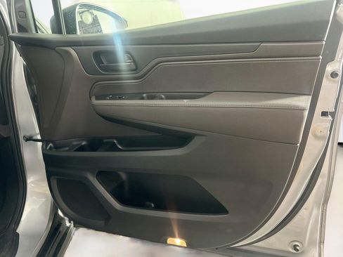 Used 2018 Honda Odyssey EX image 29
