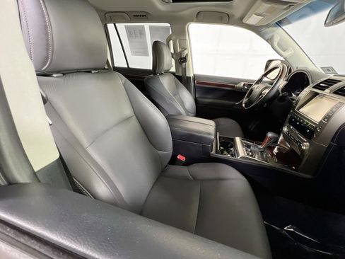 Used 2019 Lexus GX 460 Premium AWD/4WD image 28