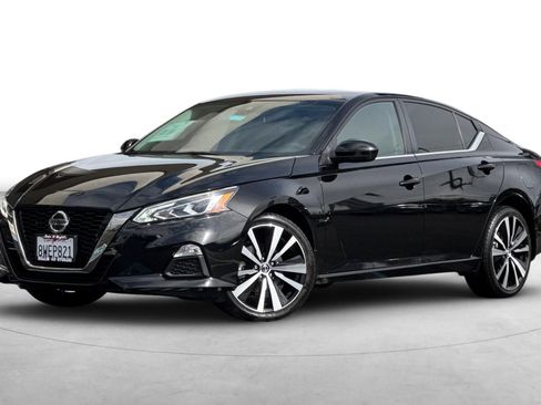Used 2021 Nissan Altima 2.5 SR image 2