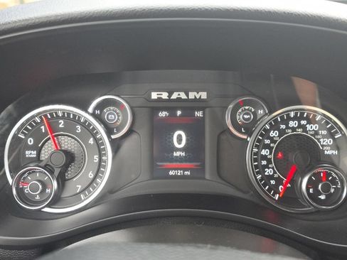 Used 2024 RAM 2500 Big Horn AWD/4WD image 31