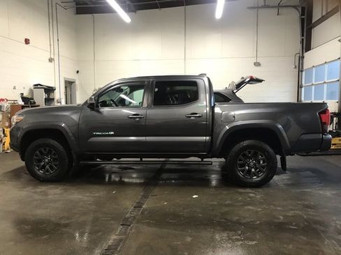 Certified 2021 Toyota Tacoma SR5 image 5