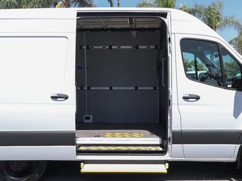 Used 2024 Mercedes-Benz Sprinter 2500 image 11