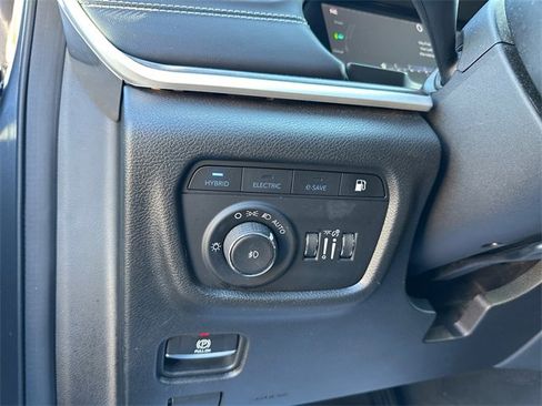 Used 2024 Jeep Grand Cherokee Limited 4xe image 21