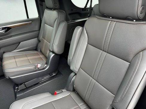 New 2026 Chevrolet Suburban High Country AWD/4WD image 15