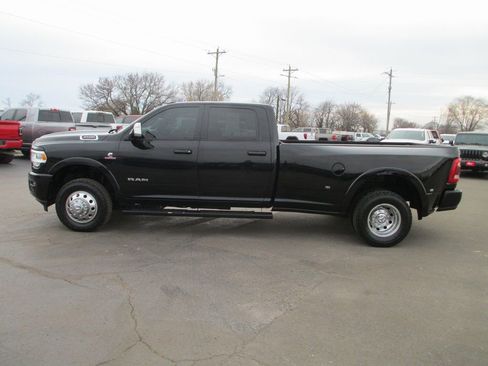 Used 2022 RAM 3500 Laramie image 9
